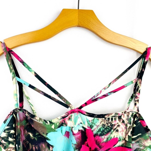 Soprano | NWT Floral Tropical Crop Top - Picture 3 of 8